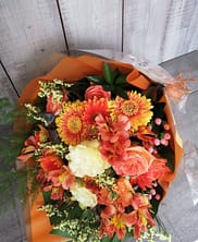 黄色・オレンジ色系の花束 - 花と植物ルオンカ 個性的な花贈りを提案