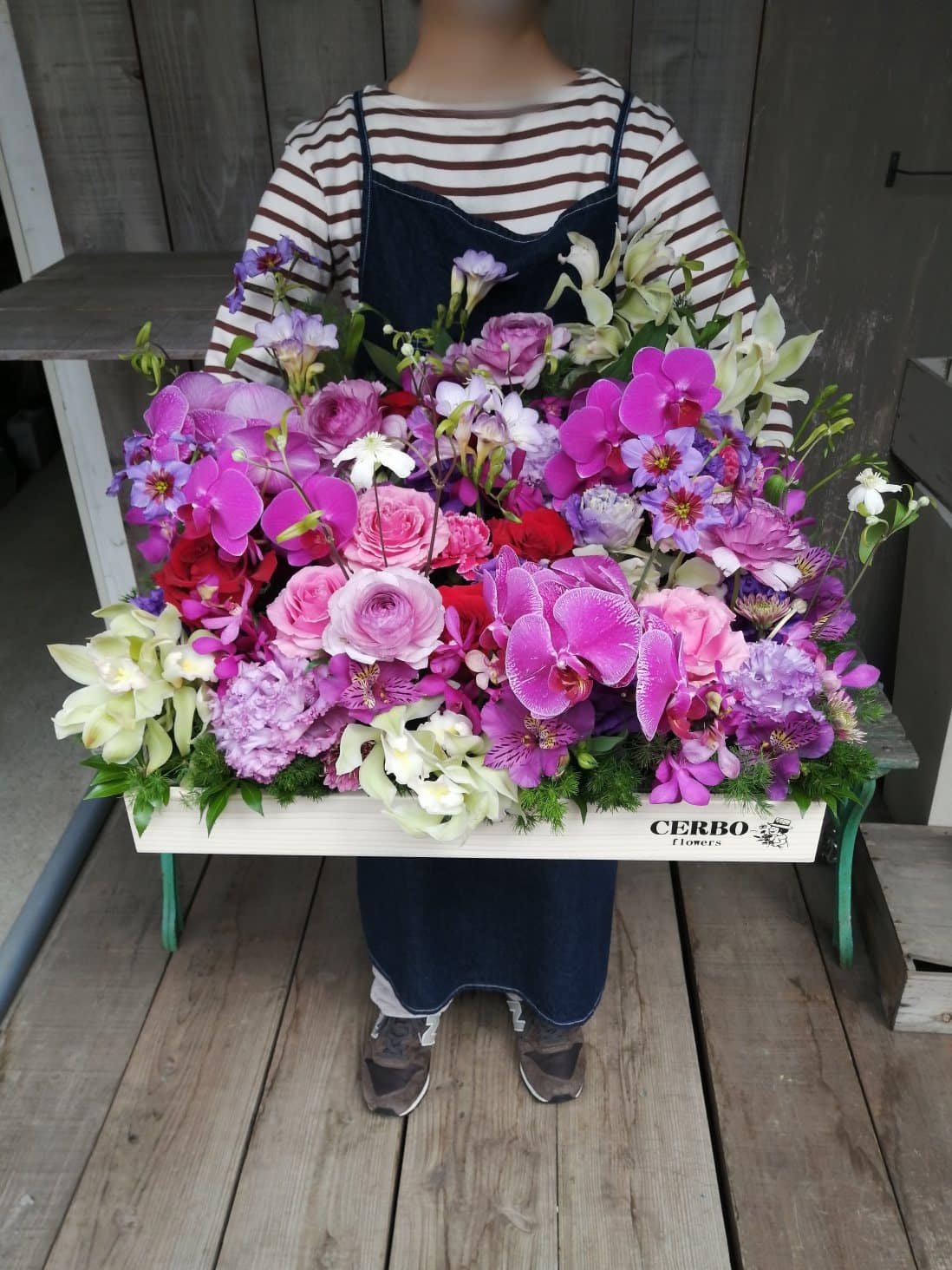 ボックスフラワーアレンジメント 華やか