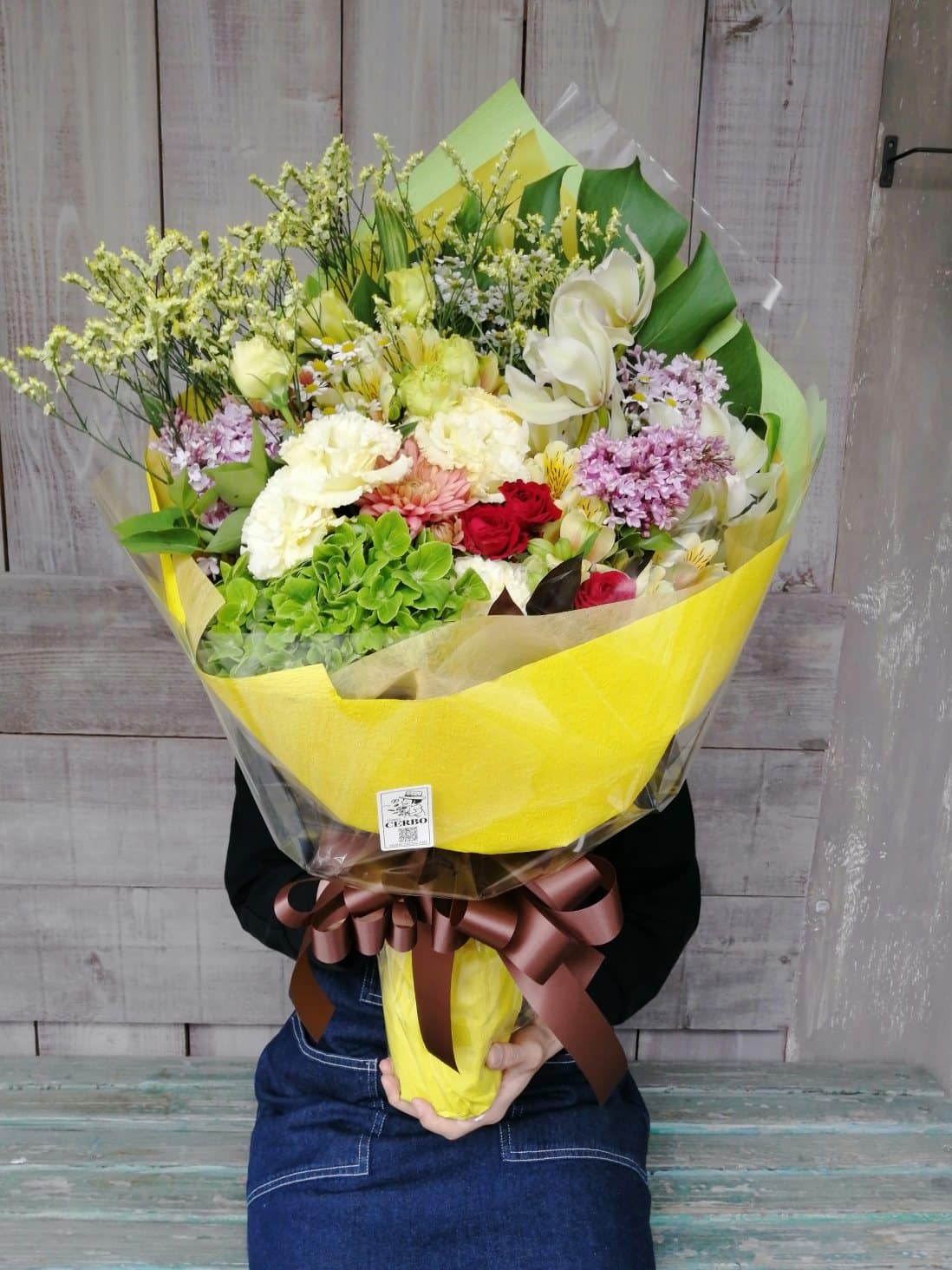 港区麻布十番にお届けした花束サイズ