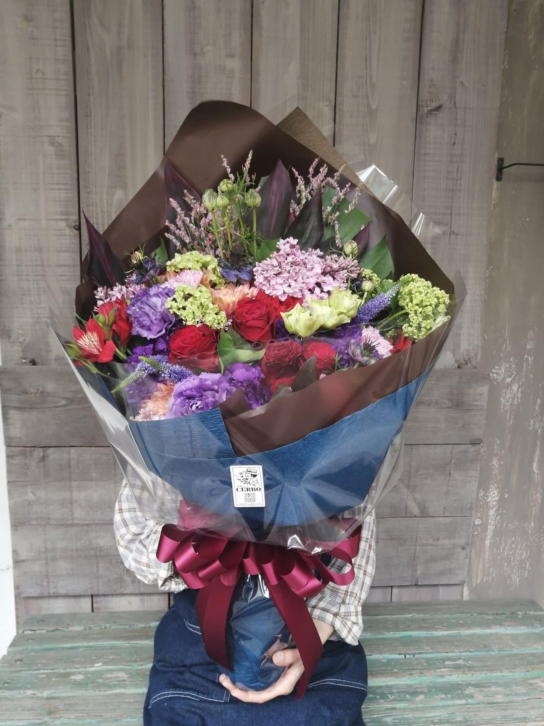 港区六本木にお届けした退職祝いの花束