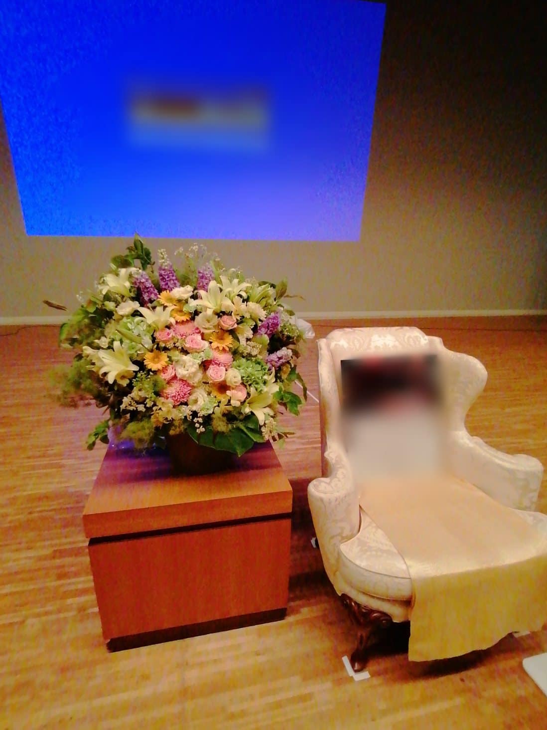 北とぴあ 講演会の壇上装花