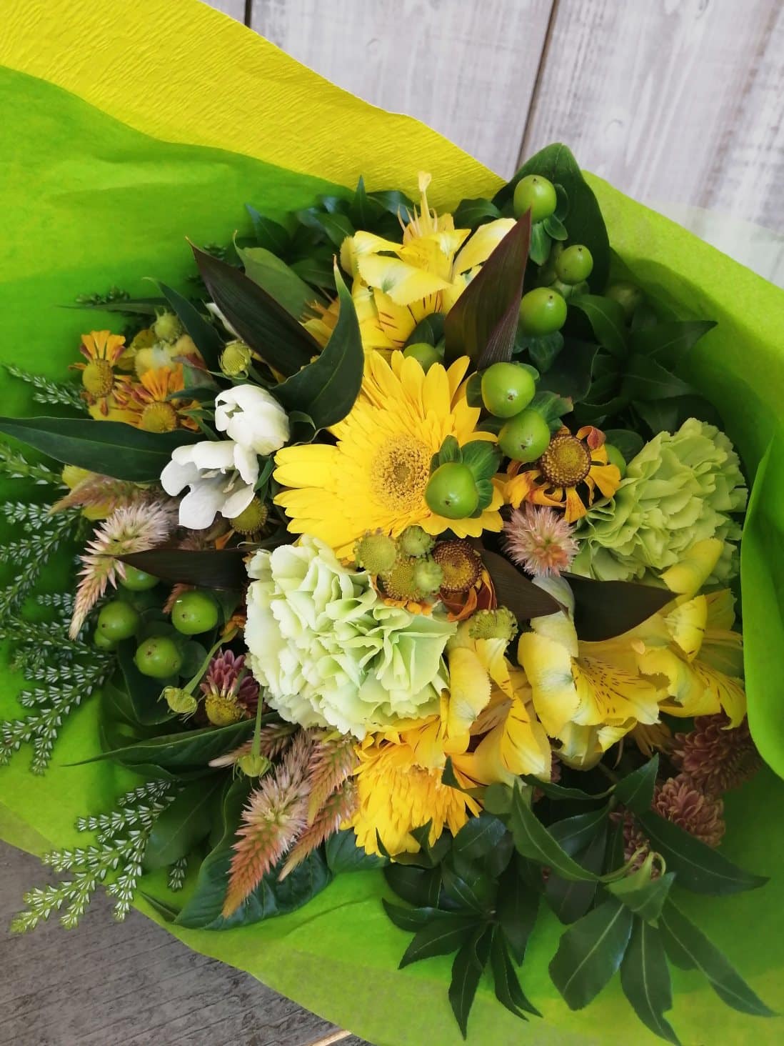 子供のピアノ発表会用の花束 黄色緑