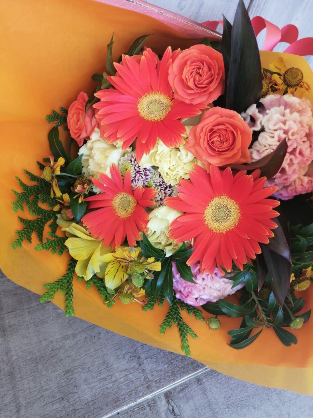 子供のピアノ発表会用の花束 オレンジ色 パーシモンホール