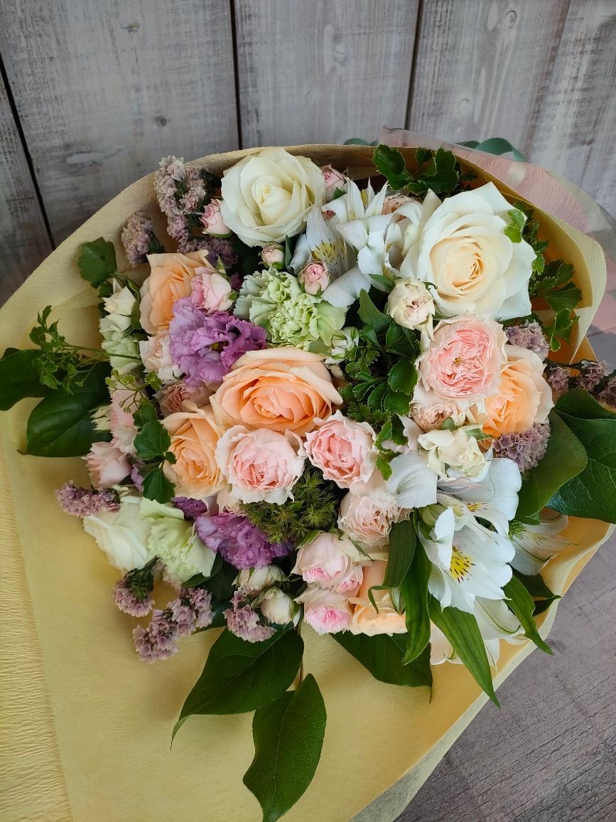 花束8 新宿 あずさセンタービル