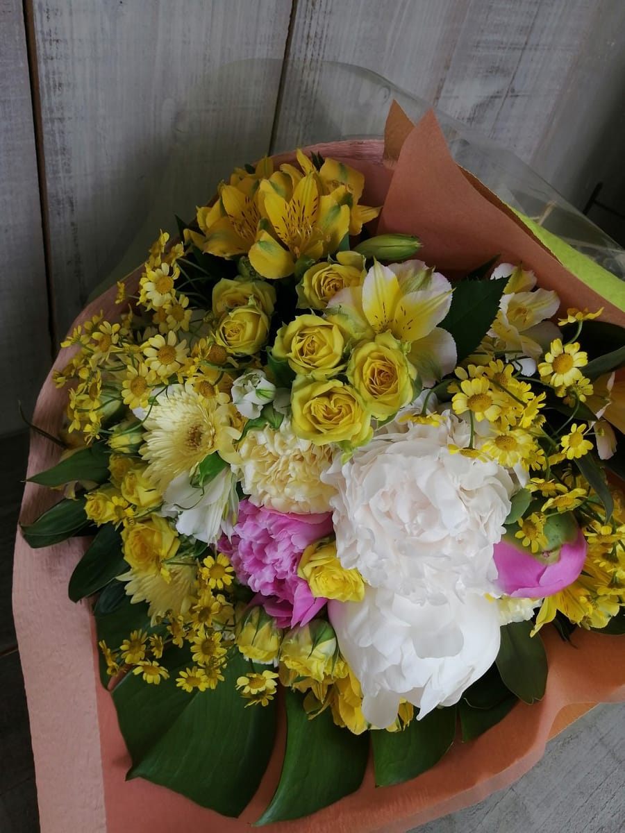 目黒区にお届けした撮影終了後の花束