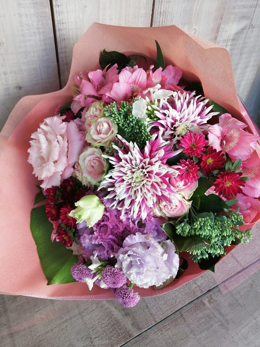 花束 大人の女性 淡く